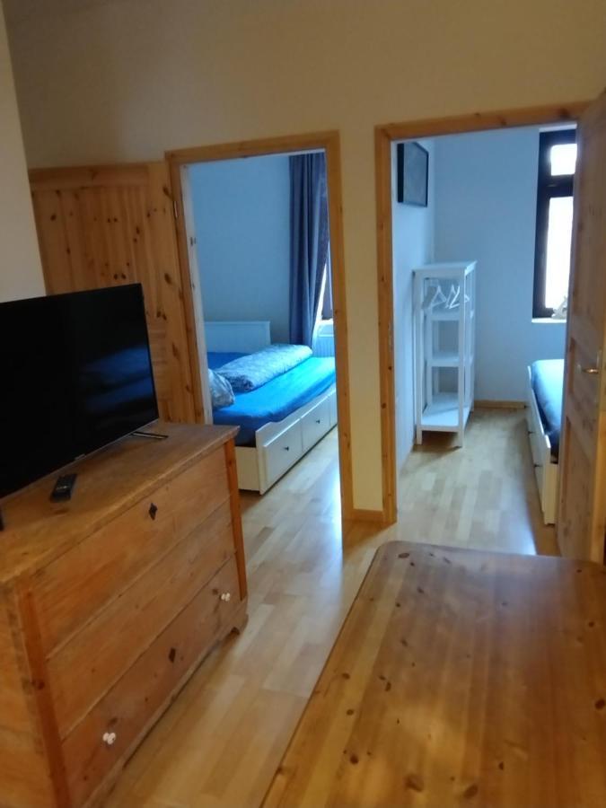 2 In Einem Haus 2 Km Vom Zentrum Leipzigs Apartment